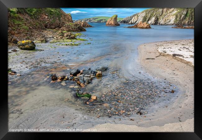 Dramatic seascape at Peerie Spiggie, Shetland  Framed Print by Richard Ashbee