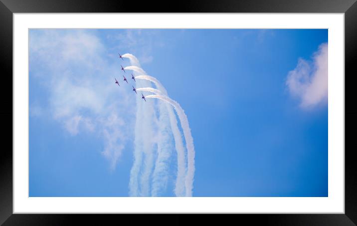 Soaring into the Skies Framed Mounted Print by Phil Durkin DPAGB BPE4