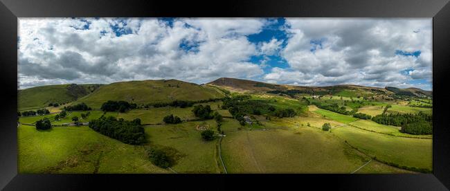 Panoramic view over the beautiful landscape of Peak District National Park Framed Print by Erik Lattwein