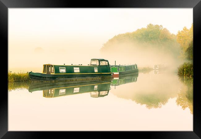 Golden dawn on the Canal. Framed Print by Bill Allsopp