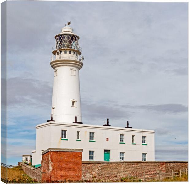 Flanborough Head Lighthouse 2 Canvas Print by chris hyde
