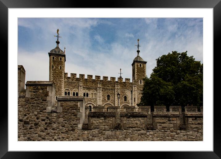 The Tower of London Framed Mounted Print by Glen Allen