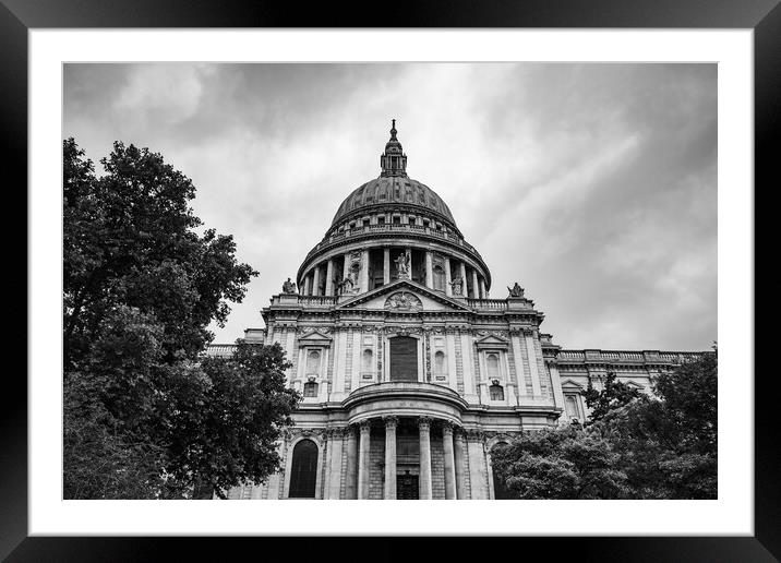 St Pauls in black and white Framed Mounted Print by Jason Wells