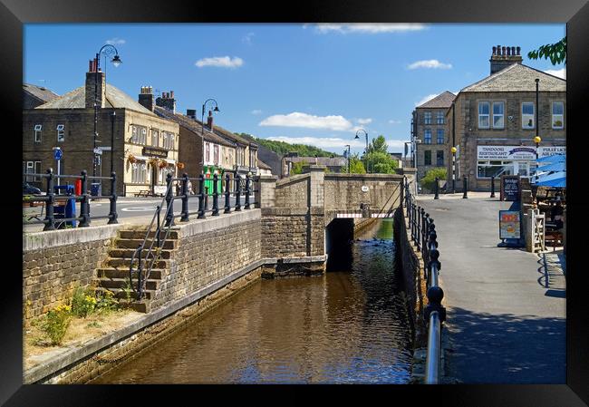 Huddersfield Narrow Canal at Slaithwaite Framed Print by Darren Galpin