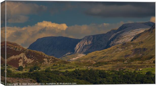 From Barmouth to Cadair Idris Canvas Print by Alan Dunnett