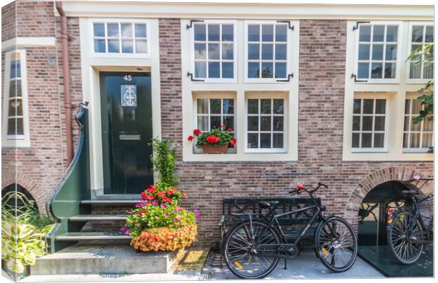 House on the Brouwersgracht, Amsterdam, Netherlands Canvas Print by Kevin Hellon