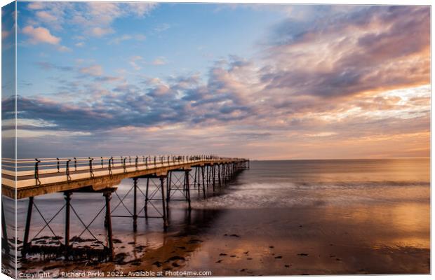 Saltburn by the sea golden hour Canvas Print by Richard Perks