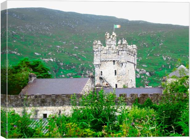 Glenveagh Castle from the back Canvas Print by Stephanie Moore