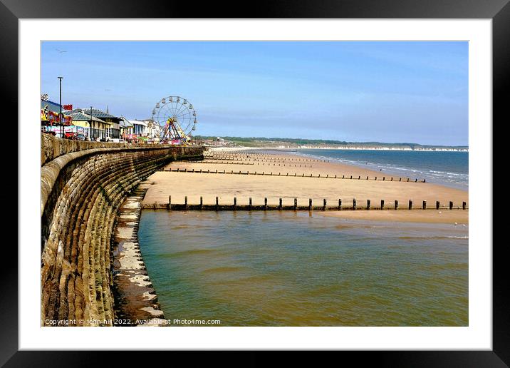 North beach and Bay, Bridlington, Yorkshire, UK. Framed Mounted Print by john hill