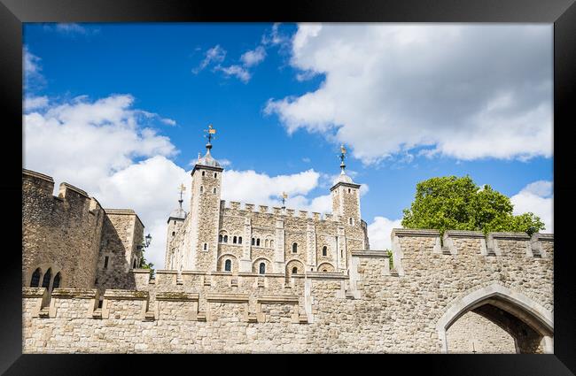 Tower of London Framed Print by Jason Wells