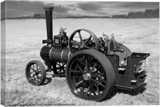Smart old-fashioned steam engine Canvas Print by Sally Wallis