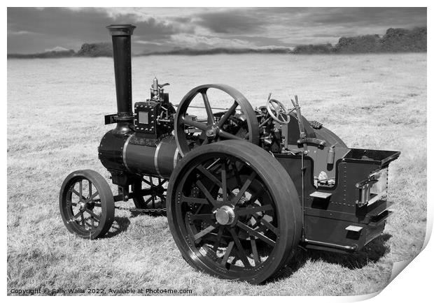 Smart old-fashioned steam engine Print by Sally Wallis