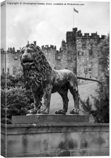 Alnwick Castle lion statue in black and white Canvas Print by Christopher Keeley