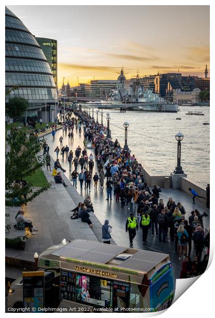 The Queue to see Queen Elizabeth II lying-in-state Print by Delphimages Art