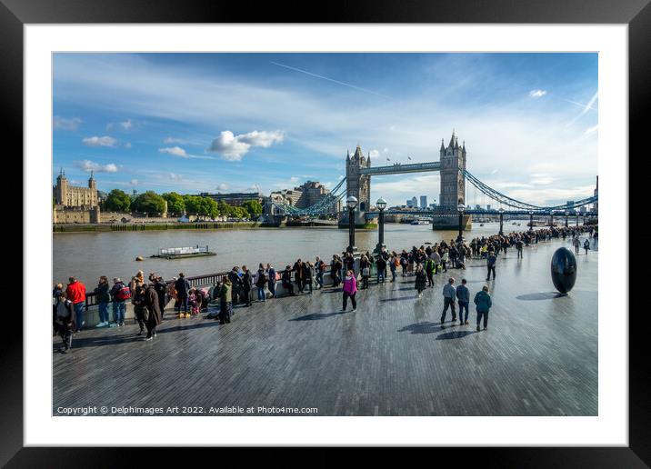 People queueing to see Queen Elizabeth II coffin Framed Mounted Print by Delphimages Art