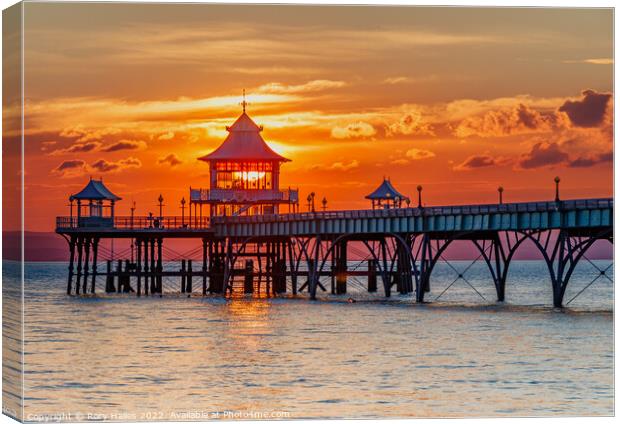 Clevedon Pier at sunset with a colourful horizon Canvas Print by Rory Hailes
