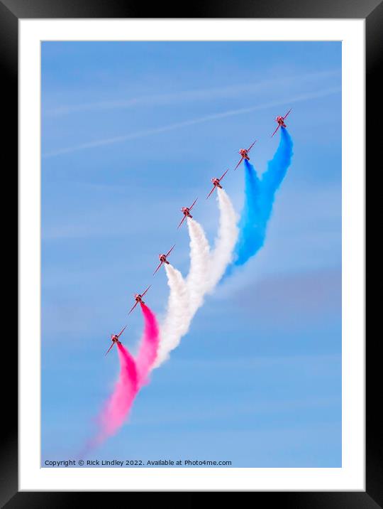 Red Arrows Banking Right Framed Mounted Print by Rick Lindley