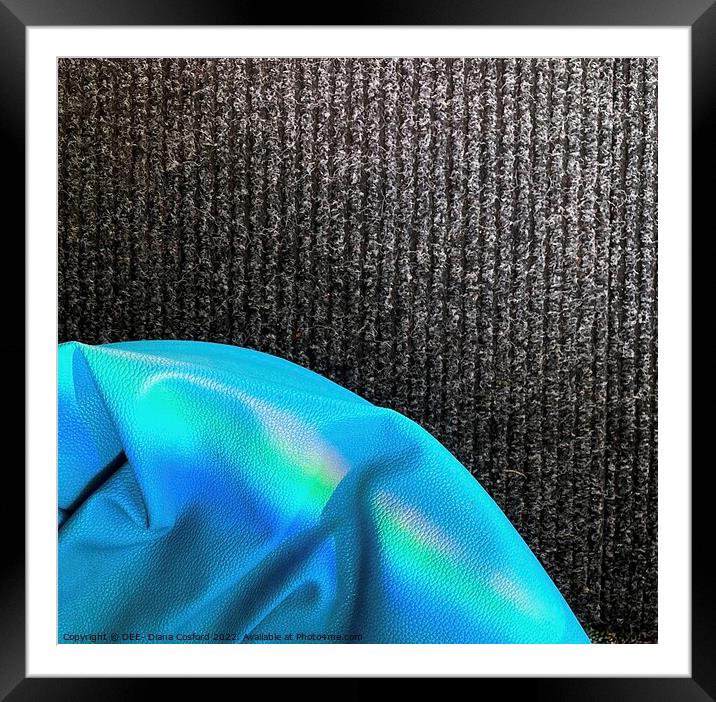Lovely blue receiving prism ray Framed Mounted Print by DEE- Diana Cosford