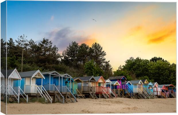wells-next-the-sea Canvas Print by chris smith