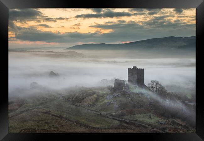 Dolwyddelan castle at dawn Framed Print by Rory Trappe