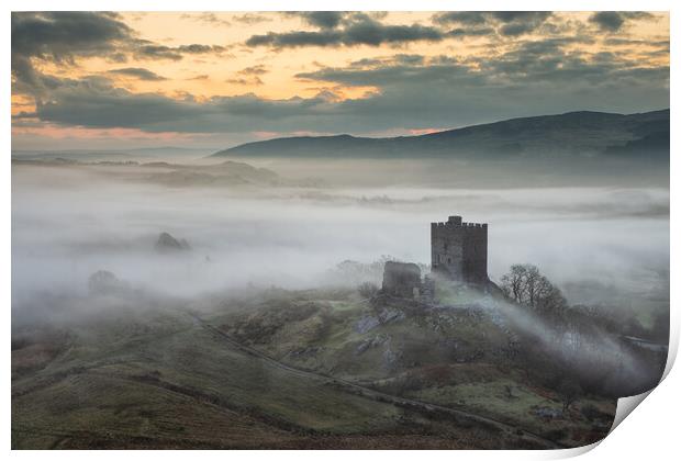 Dolwyddelan castle at dawn Print by Rory Trappe