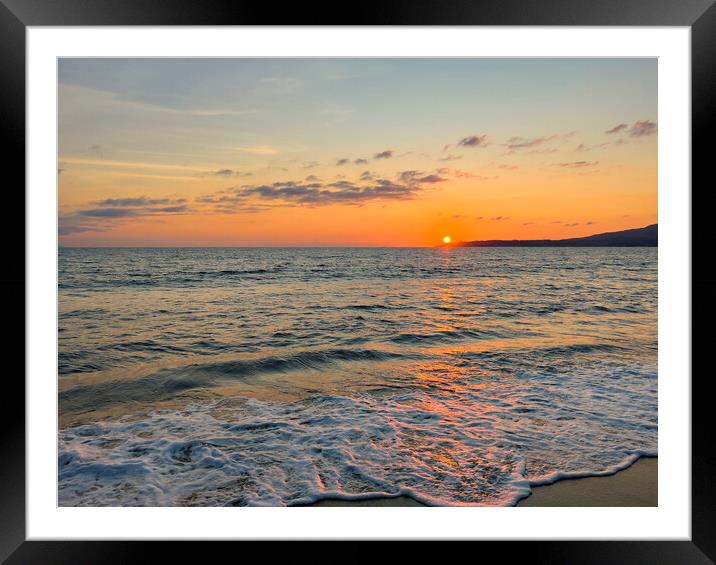 Lovely warm sunset over the Pacific Ocean in Mexico  Framed Mounted Print by Thomas Baker