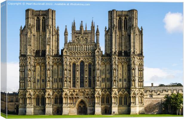 Wells Cathedral Somerset Canvas Print by Pearl Bucknall