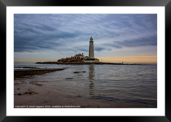 St Marys lighthouse whitley bay  Framed Mounted Print by david siggens