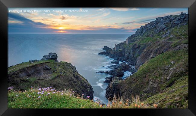 The dramatic Cornish coastline, near Lands End Framed Print by Gary Parker