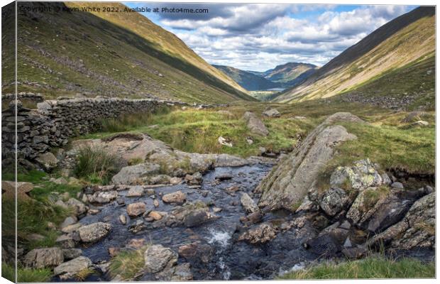 Looking down to Brothers water from Kirston pass Canvas Print by Kevin White