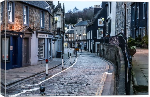 Seaside street Canvas Print by Liam Thompson