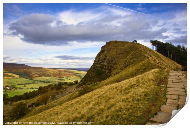 Hollins cross on the walk down from Mam Tor Print by Ann Biddlecombe