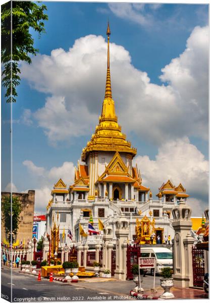 Wat Traimit, Bangkok, Thailand Canvas Print by Kevin Hellon