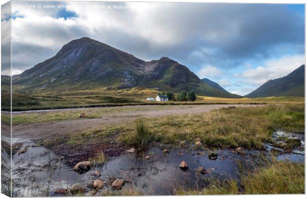 Isolated hut in Glencoe Canvas Print by Kevin White