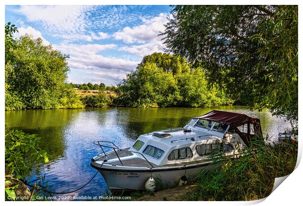 A Shady Mooring on the Thames Print by Ian Lewis