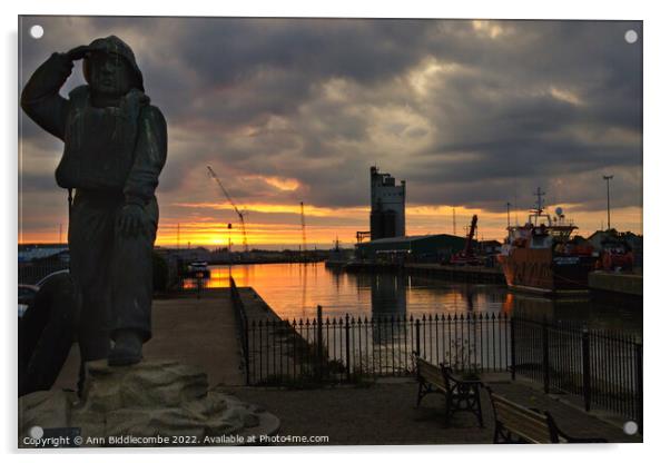 Sunset behind the Memorial statue in Lowestoft Acrylic by Ann Biddlecombe