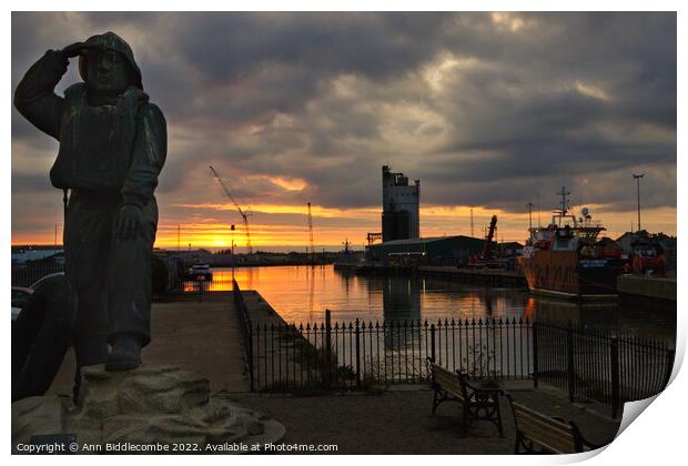 Sunset behind the Memorial statue in Lowestoft Print by Ann Biddlecombe