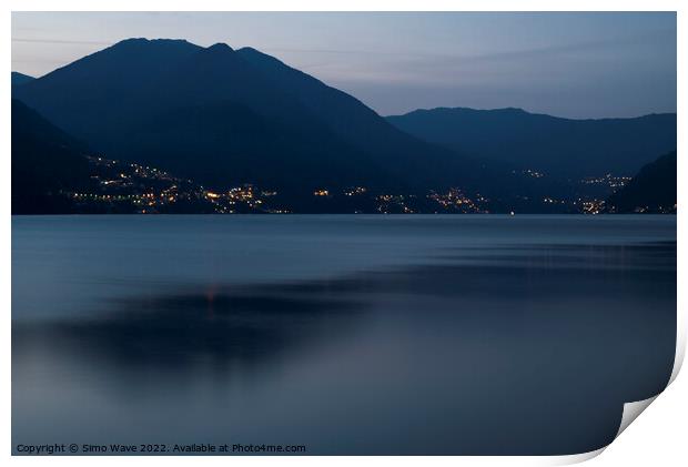 Lake Como in Italy at twilight Print by Simo Wave