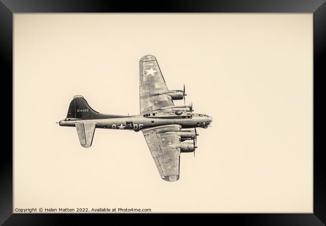 Boeing B-17G Flying Fortress left to right  Framed Print by Helkoryo Photography