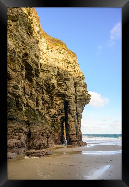 Elephant Rock at Bossiney Haven, Cornwall Framed Print by Tracey Turner