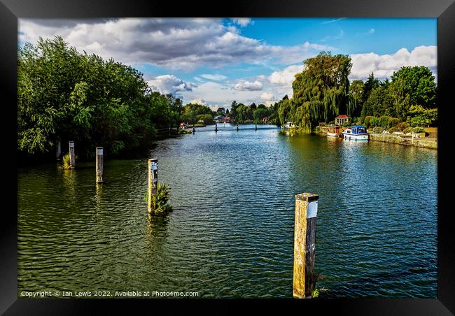 Crossing The Thames at Benson Weir Framed Print by Ian Lewis