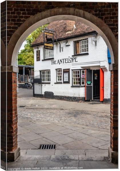 The Antelope Inn, High Wycombe, Buckinghamshire, England Canvas Print by Kevin Hellon