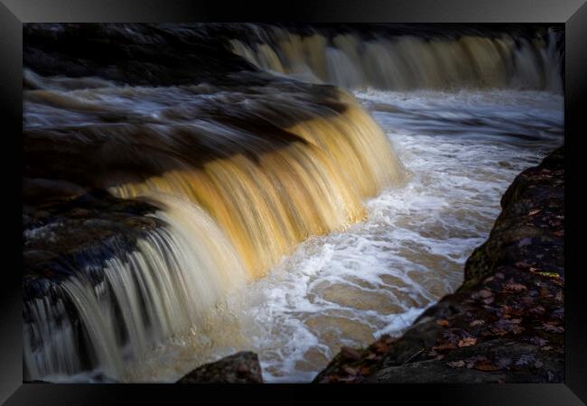Horseshoe falls in Autumn Framed Print by Leighton Collins