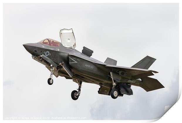 Lockheed F35 Lightning Approaches for a vertical Landing Print by Steve de Roeck