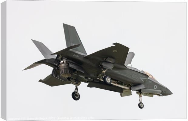 Lockheed Martin F35 in the hover. Canvas Print by Steve de Roeck