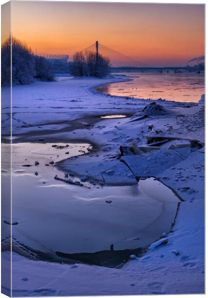 Winter Dawn By The Vistula River In Warsaw Canvas Print by Artur Bogacki