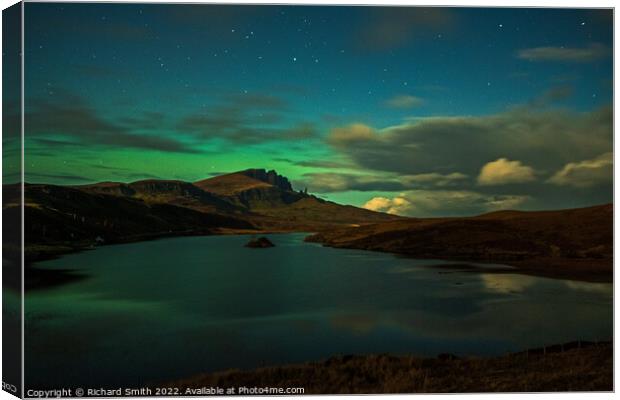 Northern lights reflected in Loch Leathan by the Storr  Canvas Print by Richard Smith
