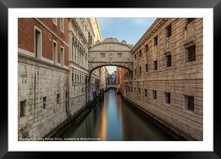 Bridge of Sighs and Doge's Palace in Venice, Italy. Framed Mounted Print by Gary Parker