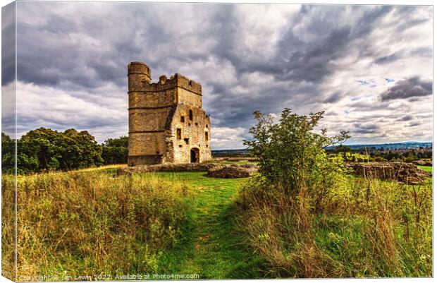 The Remaining Tower at Donnington Castle Canvas Print by Ian Lewis