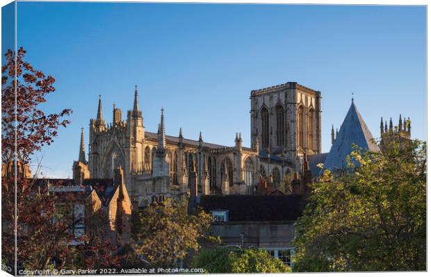 York Minster on a summers day Canvas Print by Gary Parker